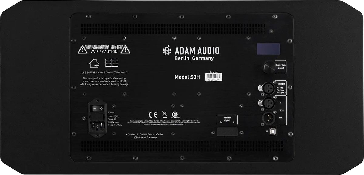 L'enceinte de monitoring Adam Audio S3H offre des connectiques professionnelles et un écran pour les régalges. La connectique du monitor Adam Audio S3H.
