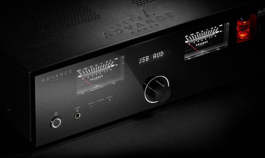 Amplificateur hi-fi Advance Paris A8 Apex 30th Edition avec préampli à tubes, mode High-Bias et design 30e anniversaire.