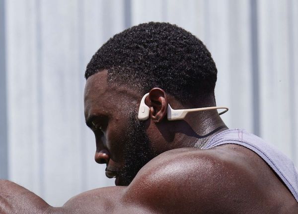 CLose up Shokz Open Run Pro