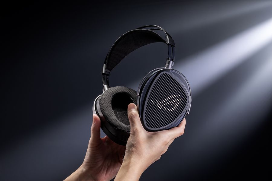 Casque gaming Asus ROG Kithara open-back avec transducteurs planar magnetic 100 mm et r&eacute;ponse en fr&eacute;quence de 8 Hz &agrave; 55 kHz.