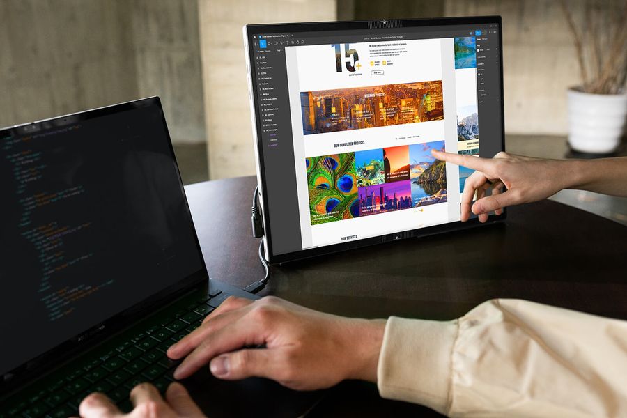 La dalle lumineuse de l'&eacute;cran pliable Asus ZenScreen Fold OLED MQ17QH permet un usage dans la plupart des environnements.