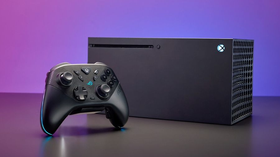 Manette sans fil Asus ROG Raikiri II Xbox Wireless Controller devant une console Xbox Series X