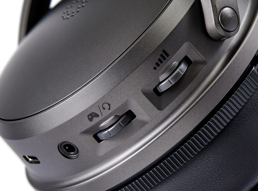 Molettes de r&eacute;glage du casque gaming Audeze Maxwell 2 pour le volume, l&rsquo;&eacute;galisation et le mix jeu / chat.
