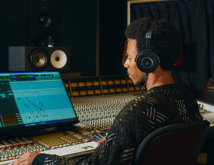 Mise en situation du casque hi-fi Audio-Technica ATH-R50x Mise en situation ATH-R50x