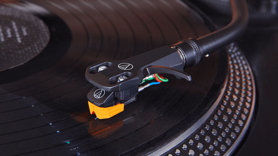 4 accessoires indispensables pour bien régler sa platine vinyle - HI-FI &  Home Cinéma 