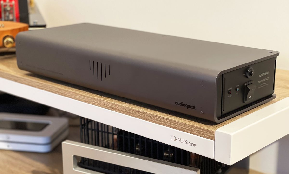 Multiprise filtr&eacute;e Audioquest Niagara 1200