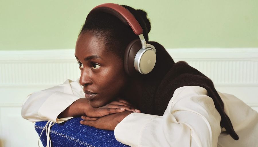 Casque Bluetooth B&O Beoplay H100 : mise en situation