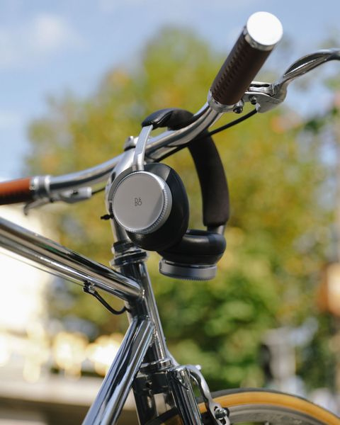 Casque sans fil B&O Beoplay H100 : mise en situation