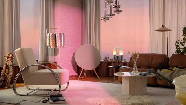 Bang & Olufsen Beosound A9 5th Gen : mise en situation dans pièce de vie 