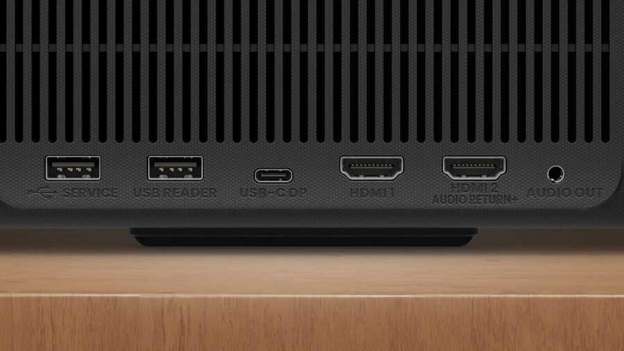 Vue des ports de connectivité à l'arrière du projecteur BenQ GP520, incluant deux ports HDMI 2.1, des ports USB-A et USB-C, ainsi qu'une sortie audio.