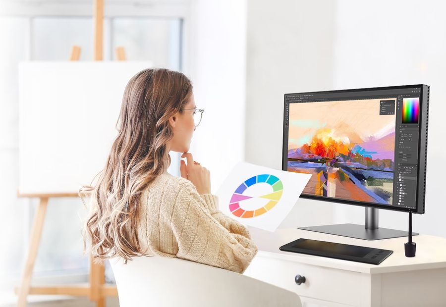 Moniteur professionnel BenQ DesignVue PD3225U 31,5 pouces IPS 4K UHD avec couverture 98 % DCI-P3 et connectique Thunderbolt 3.