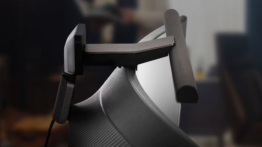 BenQ ScreenBar Halo 2 fix&eacute;e sur un &eacute;cran incurv&eacute; avec support webcam
