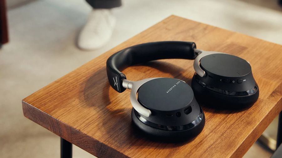 Casque Beyerdynamic Aventho 200 en aluminium, léger et confortable avec coussinets remplaçables.