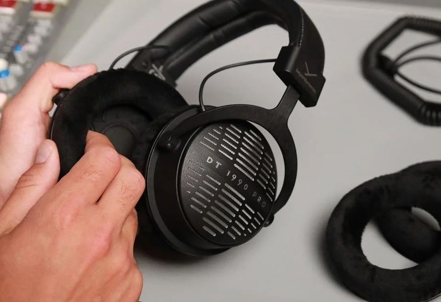 Casque hi-fi Beyerdynamic DT 1990 Pro MKII : mise en situation
