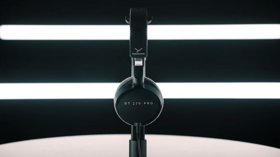 Le casque studio Beyerdynamic DT 270 PRO au rendu neutre et équilibré pour une écoute de confiance.