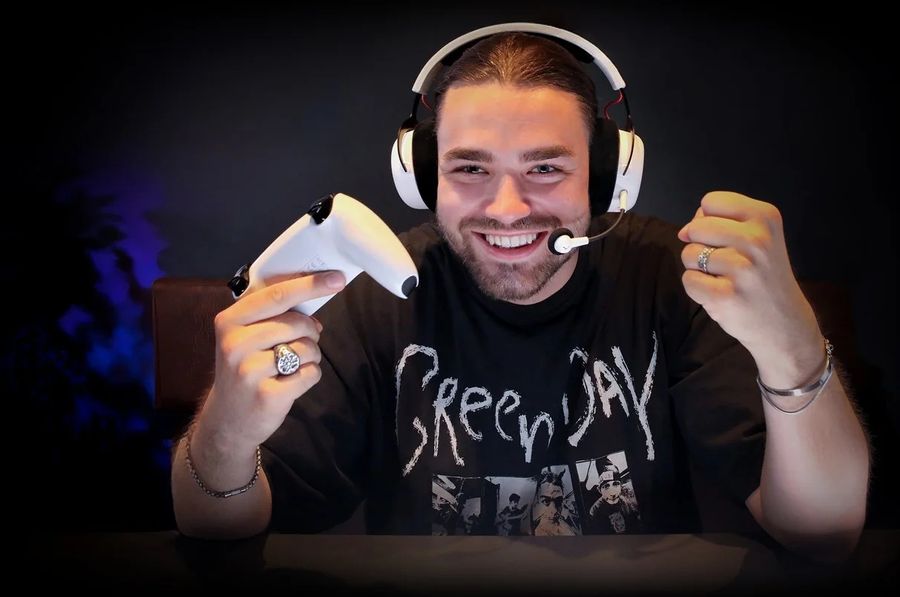 Casque Beyerdynamic MMX 150 Wireless avec coussinets en velours doux et design ergonomique.