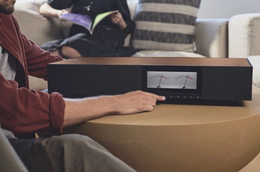 écran de l'enceinte connectée Cambridge Audio EVO ONE