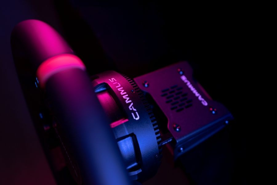 Le volant Direct Drive Cammus C12 offre un retour de force de 12 Nm, idéal pour un fauteuil simracing ou un bureau.