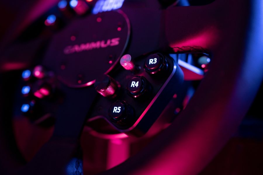 Le volant Direct Drive Cammus C12 est conçu en alumium.