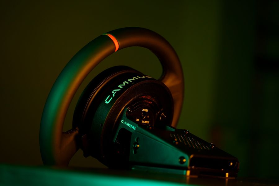 Robuste et durable, le volant Direct Drive Cammus C5 est construit en aluminum.