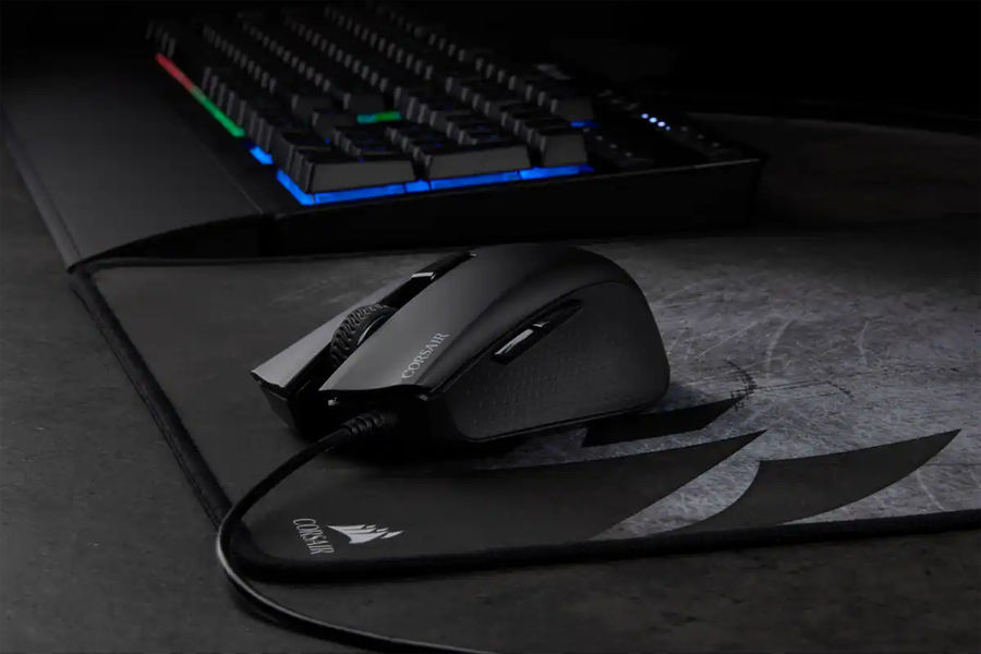 Souris gaming Corsair Harpon RGB PRO : mise en situation 
