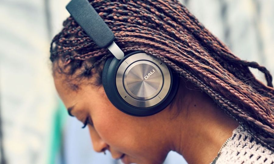 Casque Bluetooth Dali IO-8 Casque Bluetooth Dali IO-8 : mise en situation