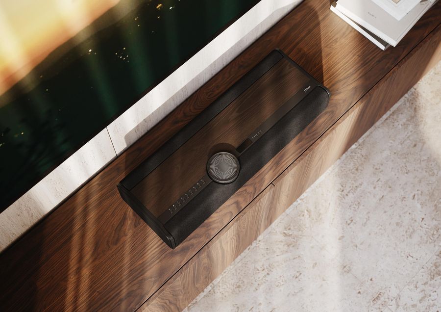 ALT : Enceinte connect&eacute;e Dali Vega avec amplification int&eacute;gr&eacute;e de 400 W, huit haut-parleurs actifs et streaming BluOS haute r&eacute;solution.