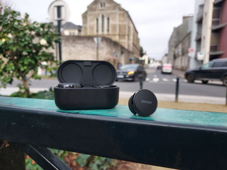 Écouteurs Bluetooth Denon PerL Pro : mise en situation