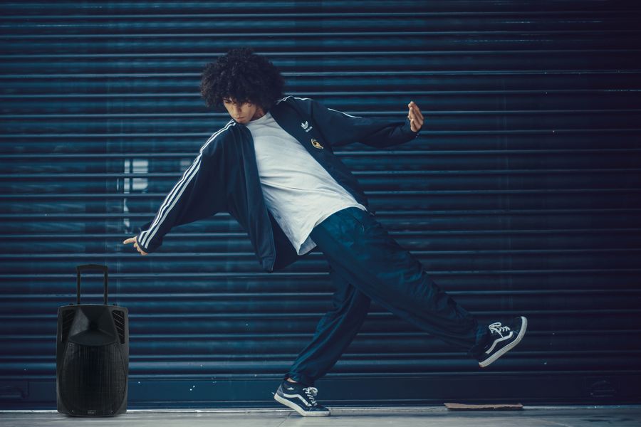 Mise en situation enceinte Bluetooth de soir&eacute;e Eltax Voyager BT 15 MKII