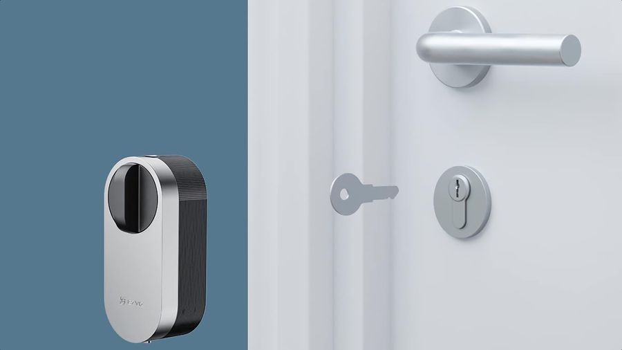 Serrure connectée Ezviz DL01S à ouverture par smartphone, design Red Dot Award et contrôle à distance.