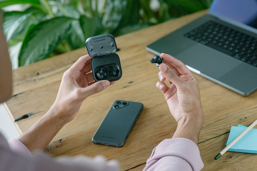 &Eacute;couteurs True Wireless Fairphone Fairbuds : mise en situation