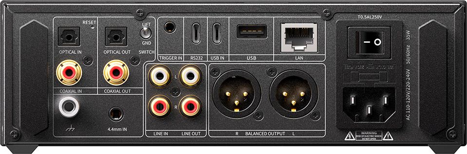 Connectique de l'ampli casque Fiio K17 Connectique de l'ampli casque Fiio K17