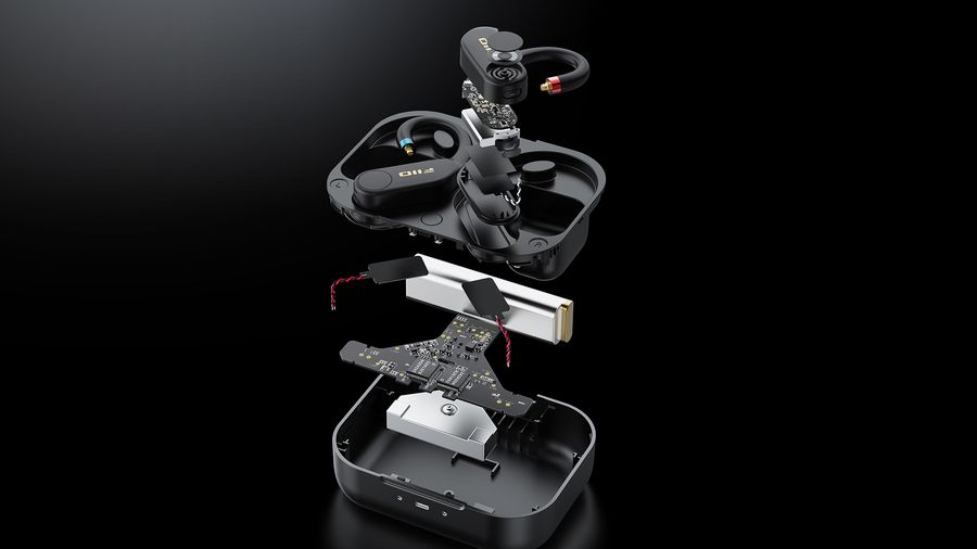 Avec le récepteur Bluetooth FiiO UTWS5 V2, il est possible de transformer des écouteurs à connecteurs MMCX en écouteurs sans fil.