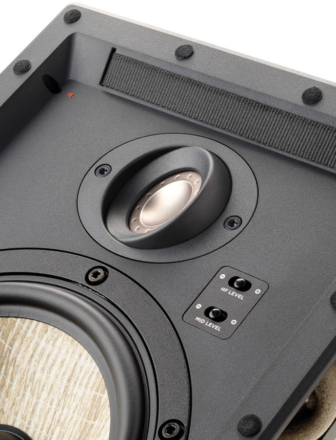 Vue de détail tweeter orientable Focal 300 IW6 Vue de détail tweeter orientable Focal 300 IW6