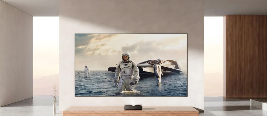 Visuel du projecteur Formovie Cinema Edge dans un grand salon 