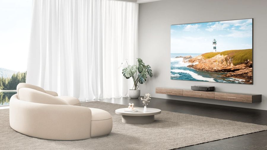  Formovie Theater : mise en situation dans un salon, avec un &eacute;cran de projection ultra courte focale