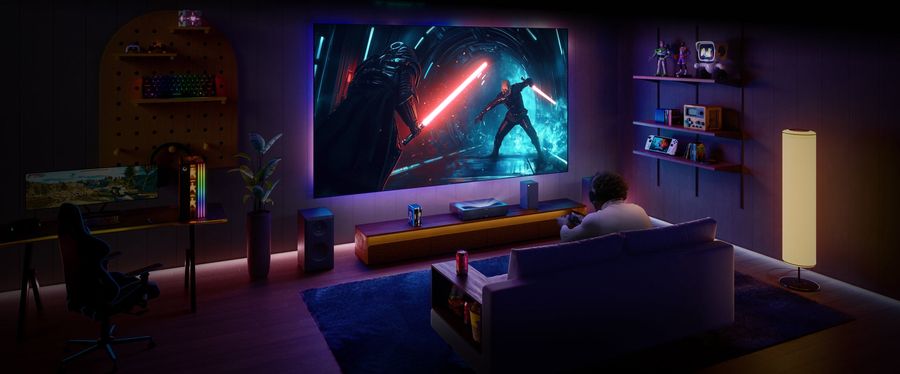 Salle de divertissement avec vidéoprojecteur Formovie Theater Premium et console Xbox Series X, projetant une scène immersive.