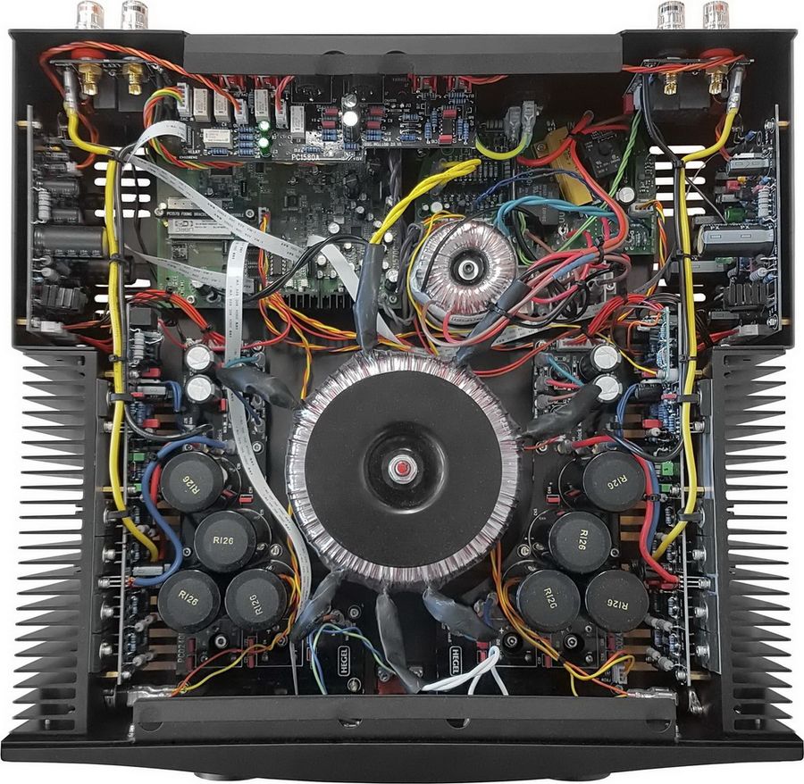 ampli Hegel H400 Vue intérieure de l'ampli Hegel H400