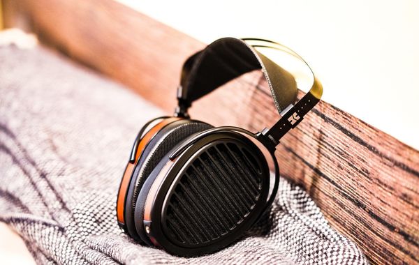 Casque hi-fi HiFiMAN Arya Organic : mise en situation