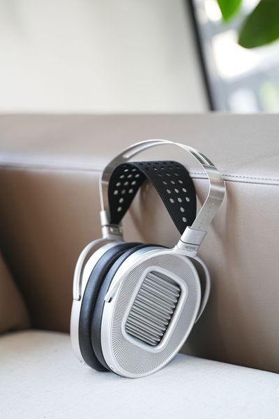 Casque hi-fi HiFiMAN HE1000 Unveiled : mise en situation