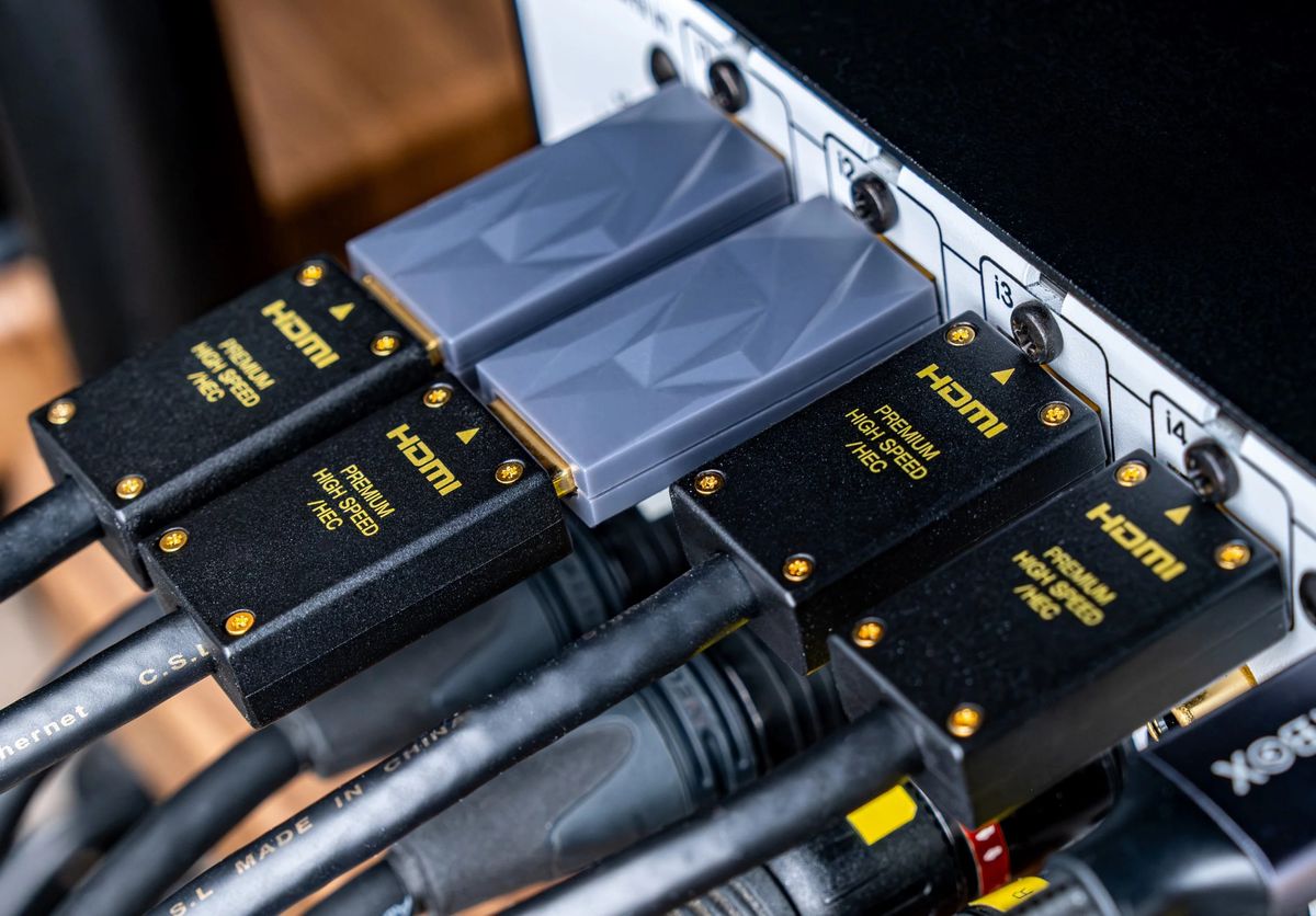 iFi Audio HDMI iSilencer 2