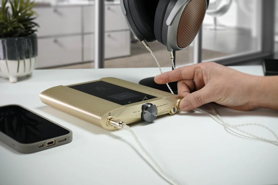 DAC/ampli casque portable iFi iDSD Valkyrie, conçu pour une expérience audiophile sans compromis.