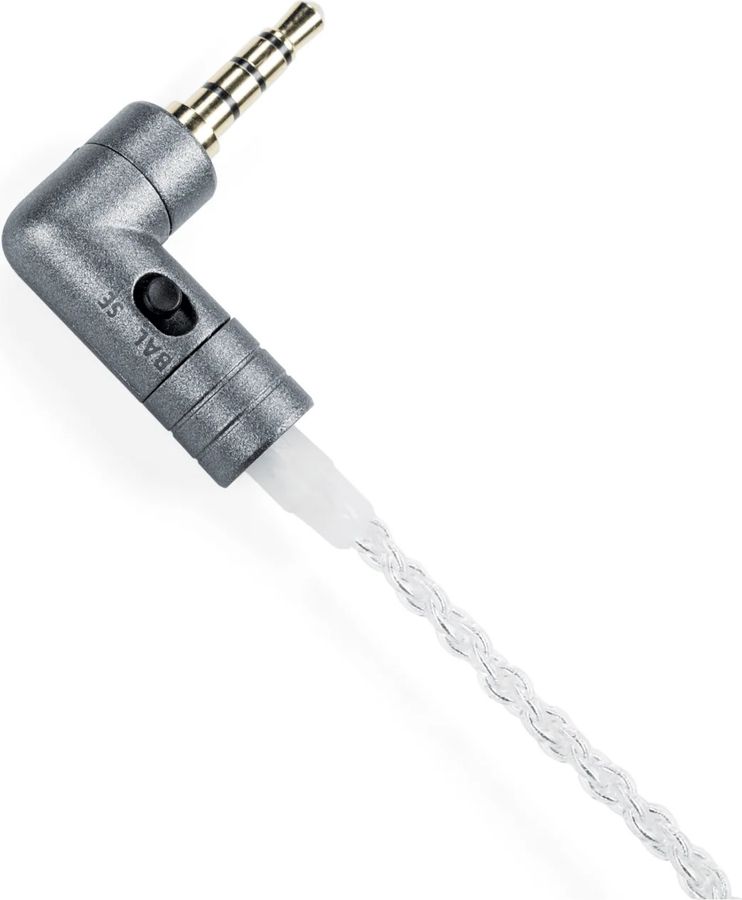 Câble minZ en hélice de l’iFi Audio iEMatch+ pour un signal audio pur et stable.