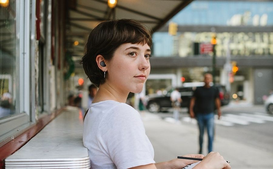 Écouteurs JBL Wave Buds 2 : mise en situation