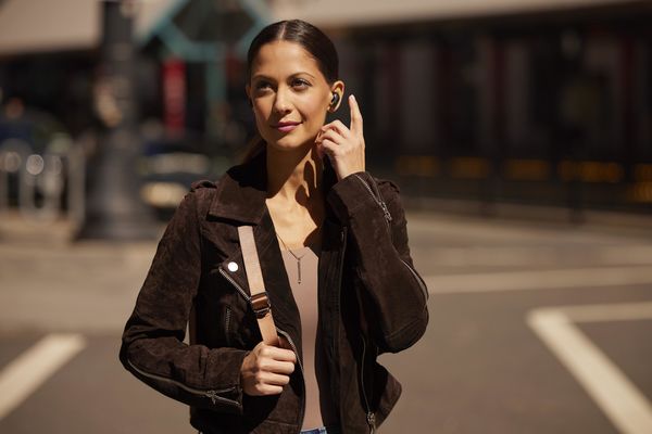  &Eacute;couteurs True Wireless JBL Tour Pro 2 : mise en situation dans la rue 