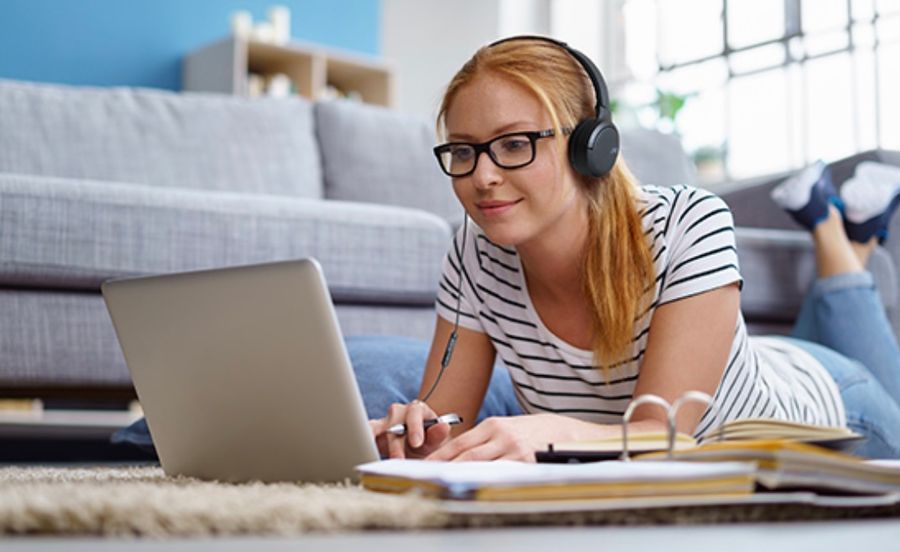 Mise en situation port USB-C et ordinateur