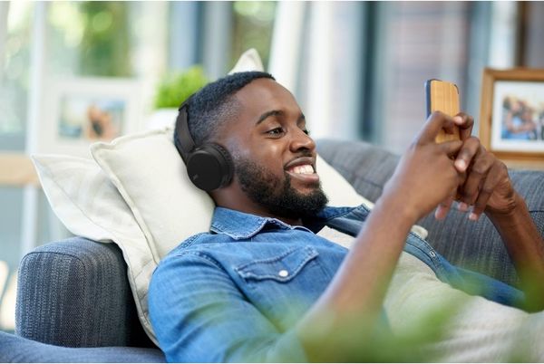 Casque Bluetooth JVC HA-S36W : mise en situation