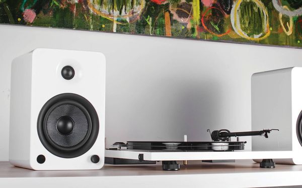 Enceintes Actives HiFi Kanto YU4 En Bambou - Bluetooth - Préampli Phono Intégré - 140 Watts - Vendues Par Paire