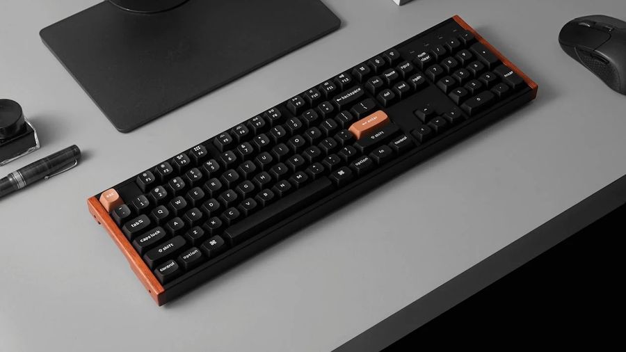 Touches OSA en PBT, &eacute;clairage RGB et construction interne du clavier magn&eacute;tique sans fil Keychron K10 HE.