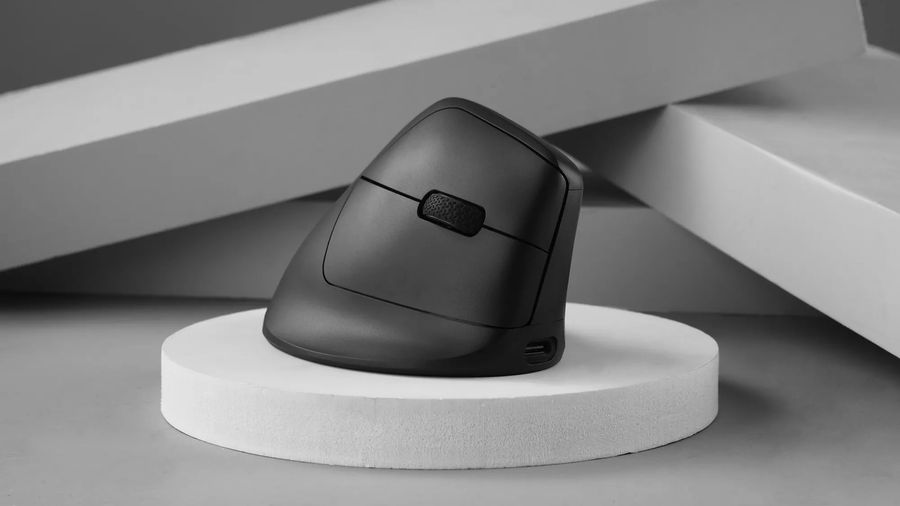Souris gaming sans fil Keychron M5 8K Wireless avec capteur PixArt 3950 jusqu&rsquo;&agrave; 30 000 DPI.